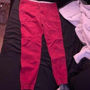 Men’s red Levi’s 33x30